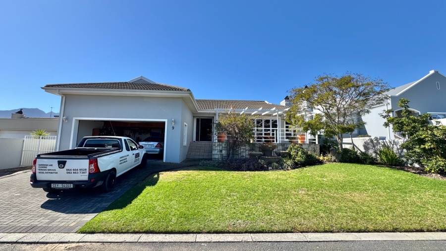 To Let 3 Bedroom Property for Rent in Fernwood Western Cape
